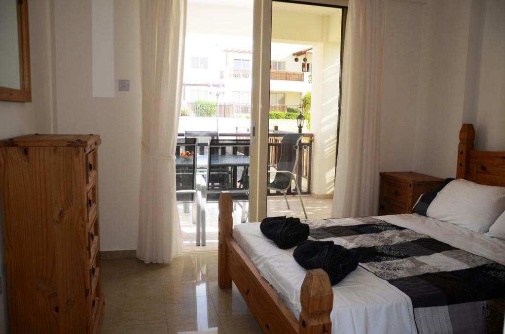 2 Bedroom Poolside Apartment E9 ペイヤ エクステリア 写真