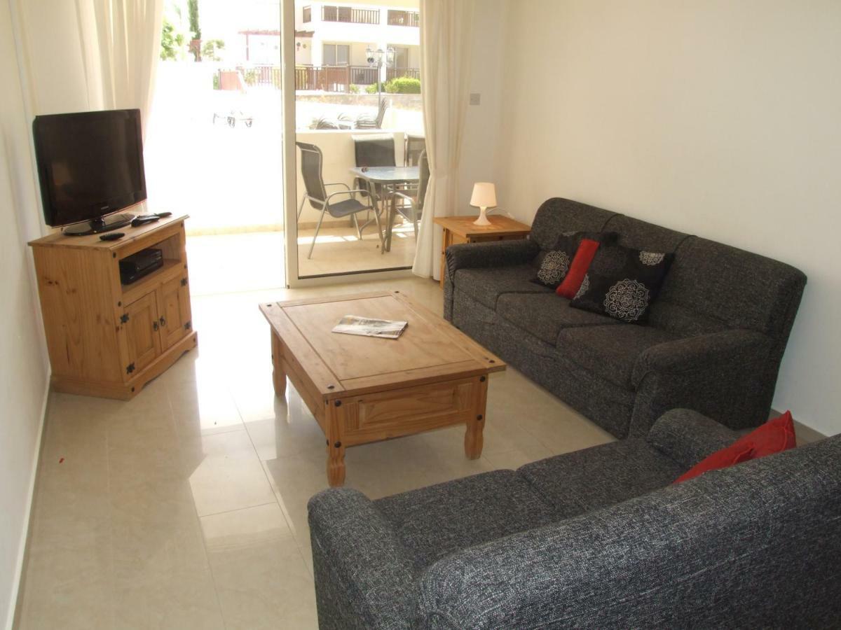 2 Bedroom Poolside Apartment E9 ペイヤ エクステリア 写真