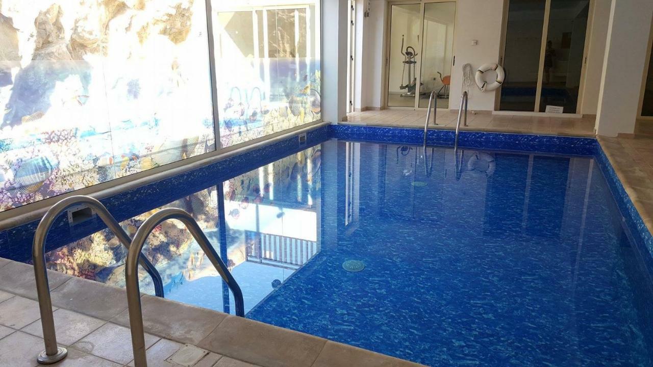 2 Bedroom Poolside Apartment E9 ペイヤ エクステリア 写真