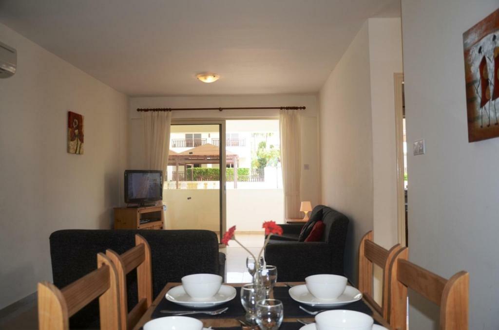 2 Bedroom Poolside Apartment E9 ペイヤ エクステリア 写真