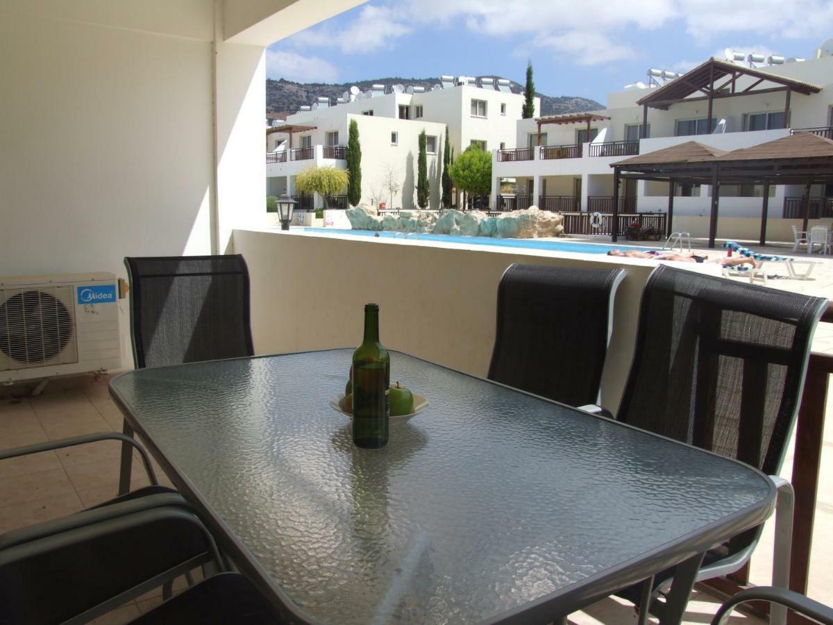 2 Bedroom Poolside Apartment E9 ペイヤ エクステリア 写真