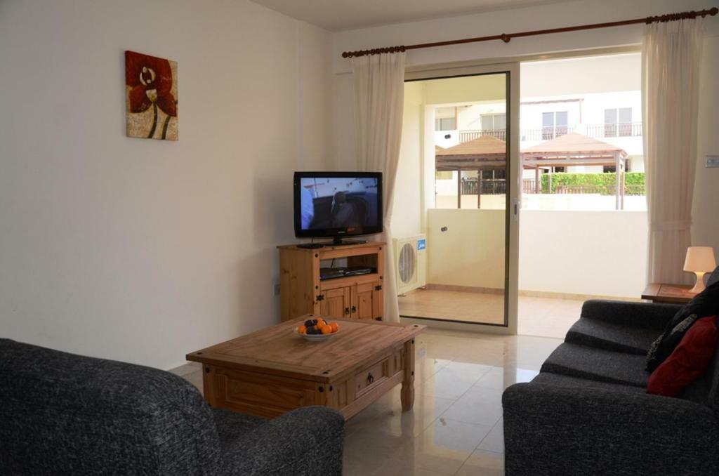 2 Bedroom Poolside Apartment E9 ペイヤ エクステリア 写真